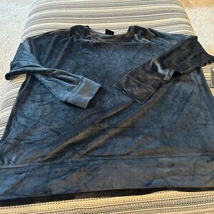 NWT 32Degree Heat/ Cold Women’s Plus Size XXL Velour-like Top